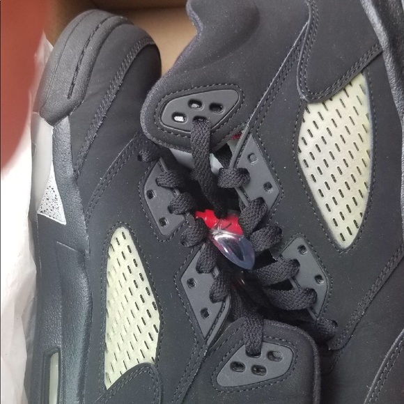 Jordan’s 5 - Picture 1 of 2